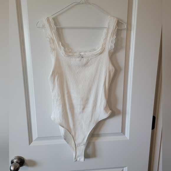 🩷 Shein White Lace Ribbed Bodysuit - Picture 1 of 1